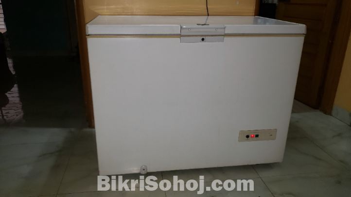 Whirlpool Refrigerator